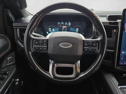 Used 2022 Ford Expedition Platinum image 11