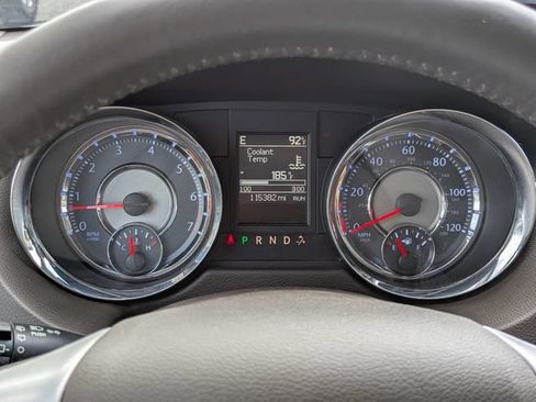 Used 2016 Chrysler Town & Country Touring FWD image 26