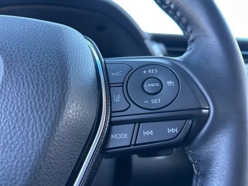 Used 2020 Toyota Camry SE w/ Audio Package FWD image 19