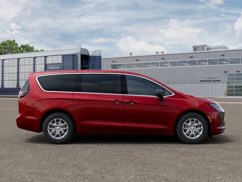 New 2027 Chrysler Pacifica Select FWD image 21