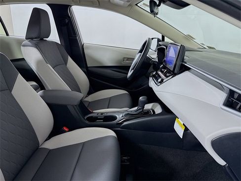 Certified 2025 Toyota Corolla LE image 25