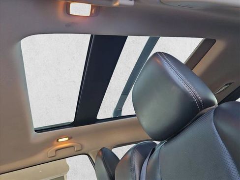 Used 2017 Nissan Pathfinder Platinum FWD image 20