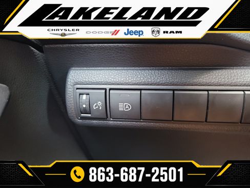 Used 2026 Toyota Corolla LE FWD image 31