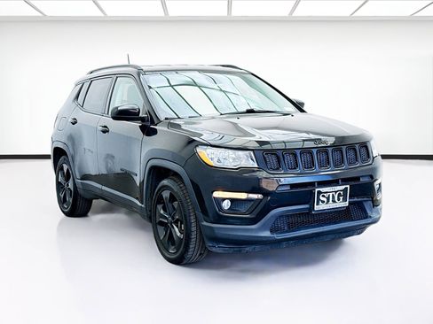 Used 2021 Jeep Compass Latitude image 3