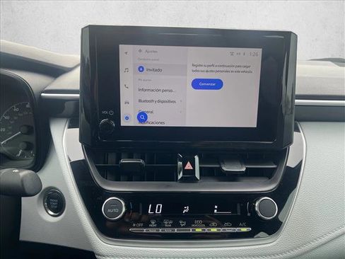 Used 2025 Toyota Corolla SE image 13