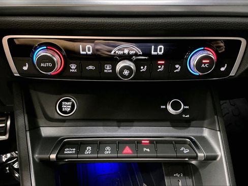 Certified 2025 Audi Q3 2.0T Premium Plus w/ Premium Plus Package image 35