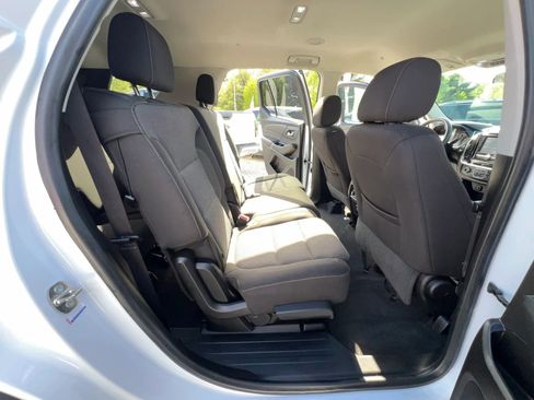 Used 2019 Chevrolet Traverse LS AWD/4WD image 18