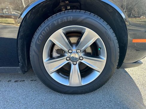 Used 2021 Dodge Challenger SXT image 28