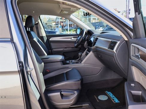Certified 2022 Volkswagen Atlas SE image 26
