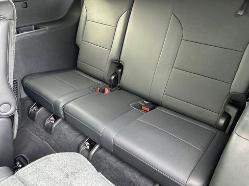 Used 2025 Buick Enclave Preferred image 15