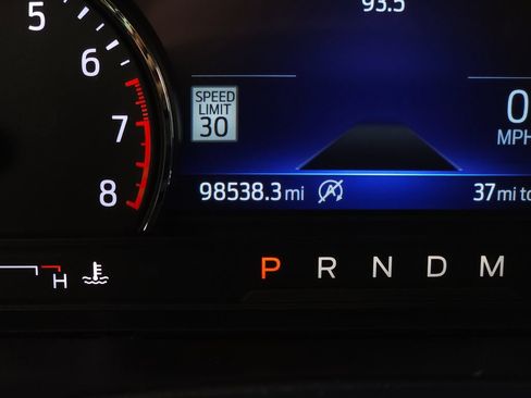 Used 2020 Ford Explorer XLT w/ Equipment Group 202A AWD/4WD image 21