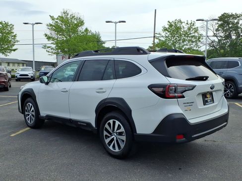 Used 2025 Subaru Outback Premium AWD/4WD image 10