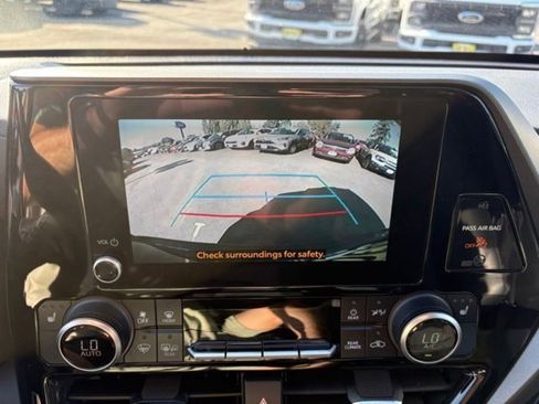 Used 2024 Toyota Highlander XLE image 71