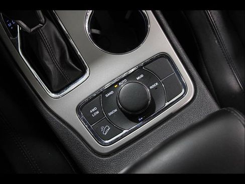 Used 2021 Jeep Grand Cherokee Limited AWD/4WD image 17