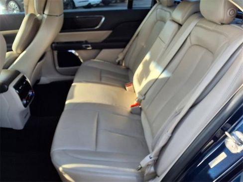 Used 2017 Lincoln Continental Reserve w/ Climate Package image 8