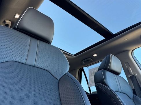 Certified 2025 Honda Pilot Elite image 22