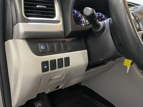 Certified 2017 Toyota Highlander LE image 15