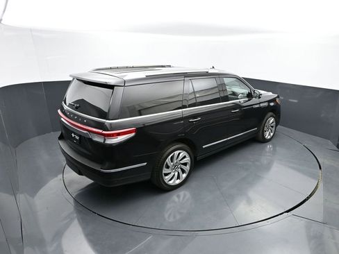 Used 2024 Lincoln Navigator Reserve AWD/4WD image 23