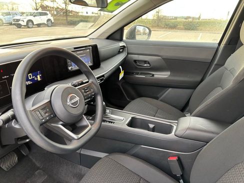 Used 2025 Nissan Kicks S image 19