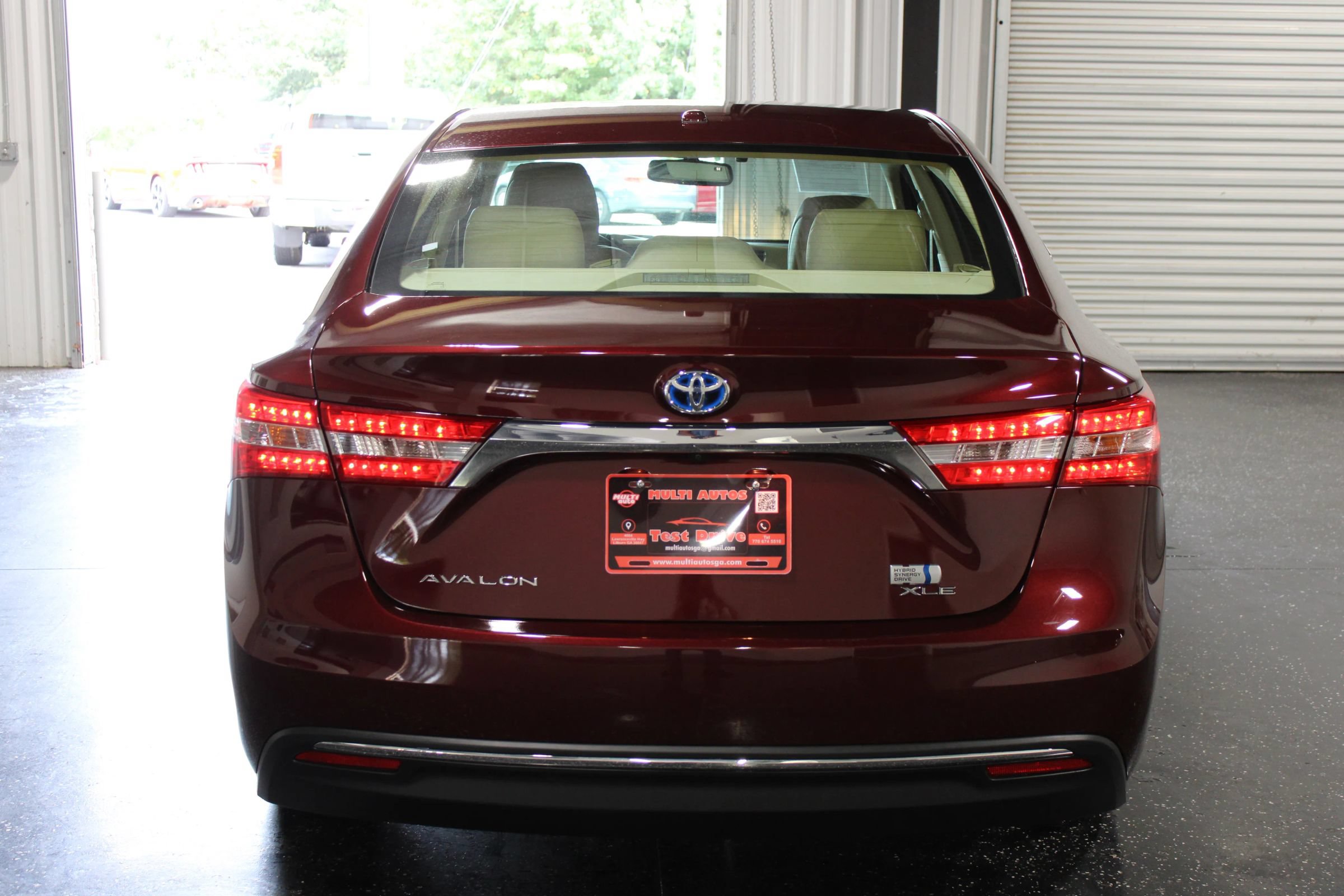 Used 2014 Toyota Avalon XLE Touring FWD image 4
