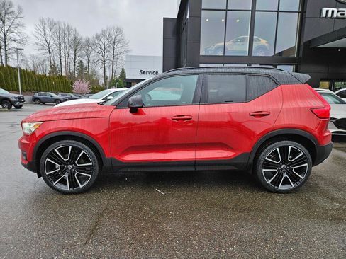 Used 2020 Volvo XC40 T5 R-Design image 2