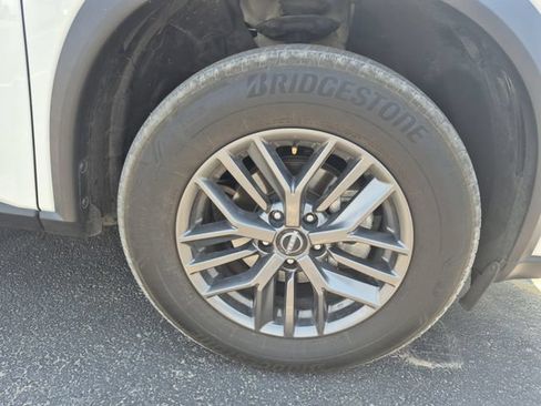 Used 2024 Nissan Rogue S FWD image 6
