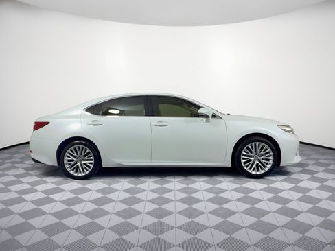 Used 2015 Lexus ES 350 w/ Luxury Package FWD image 8