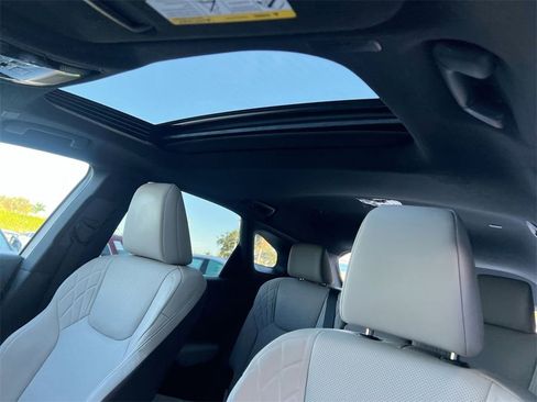 Certified 2025 Lexus RX 350 Premium image 18