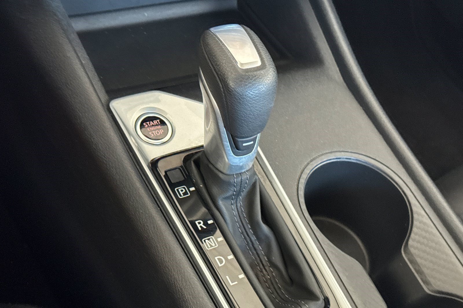 Used 2025 Nissan Altima 2.5 SV FWD image 18