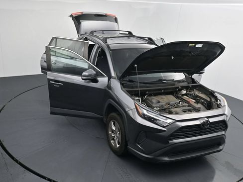 Used 2022 Toyota RAV4 XLE AWD/4WD image 25