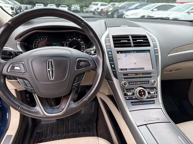 Used 2018 Lincoln MKZ Reserve FWD image 17