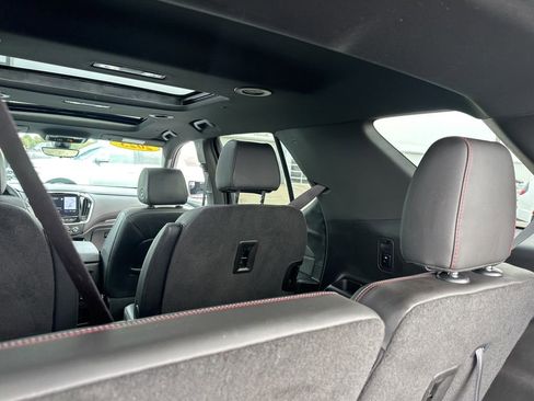Used 2023 Chevrolet Traverse RS AWD/4WD image 16
