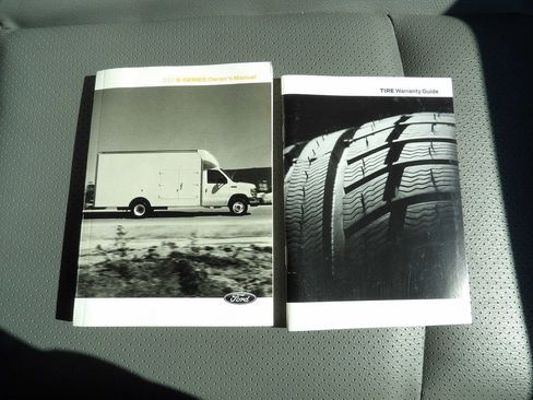 Used 2021 Ford E-350 and Econoline 350 Super Duty image 26