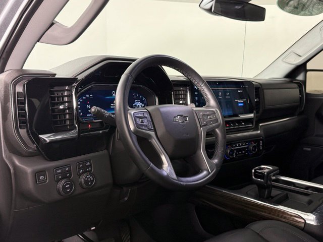 Used 2023 Chevrolet Silverado 1500 LT Trail Boss w/ Convenience Package II AWD/4WD image 5