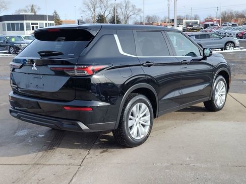 New 2026 Mitsubishi Outlander ES image 15