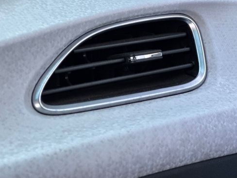 Used 2020 Chevrolet Bolt LT FWD image 29