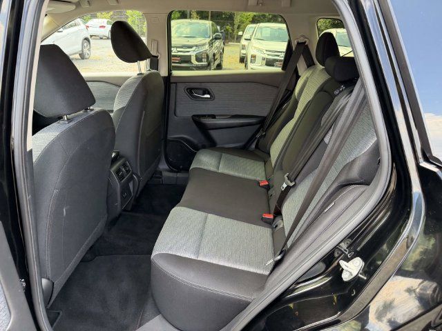 Used 2023 Nissan Rogue SV AWD/4WD image 15