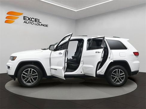 Used 2021 Jeep Grand Cherokee Limited w/ Premium Lighting Group image 54