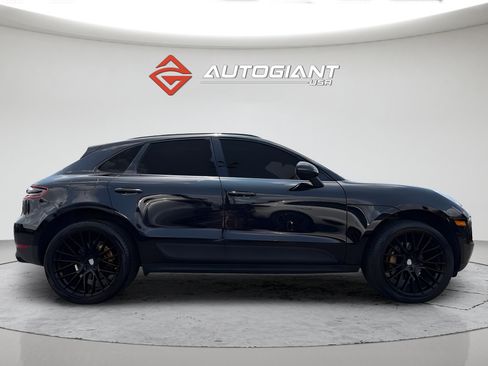 Used 2018 Porsche Macan AWD/4WD image 9