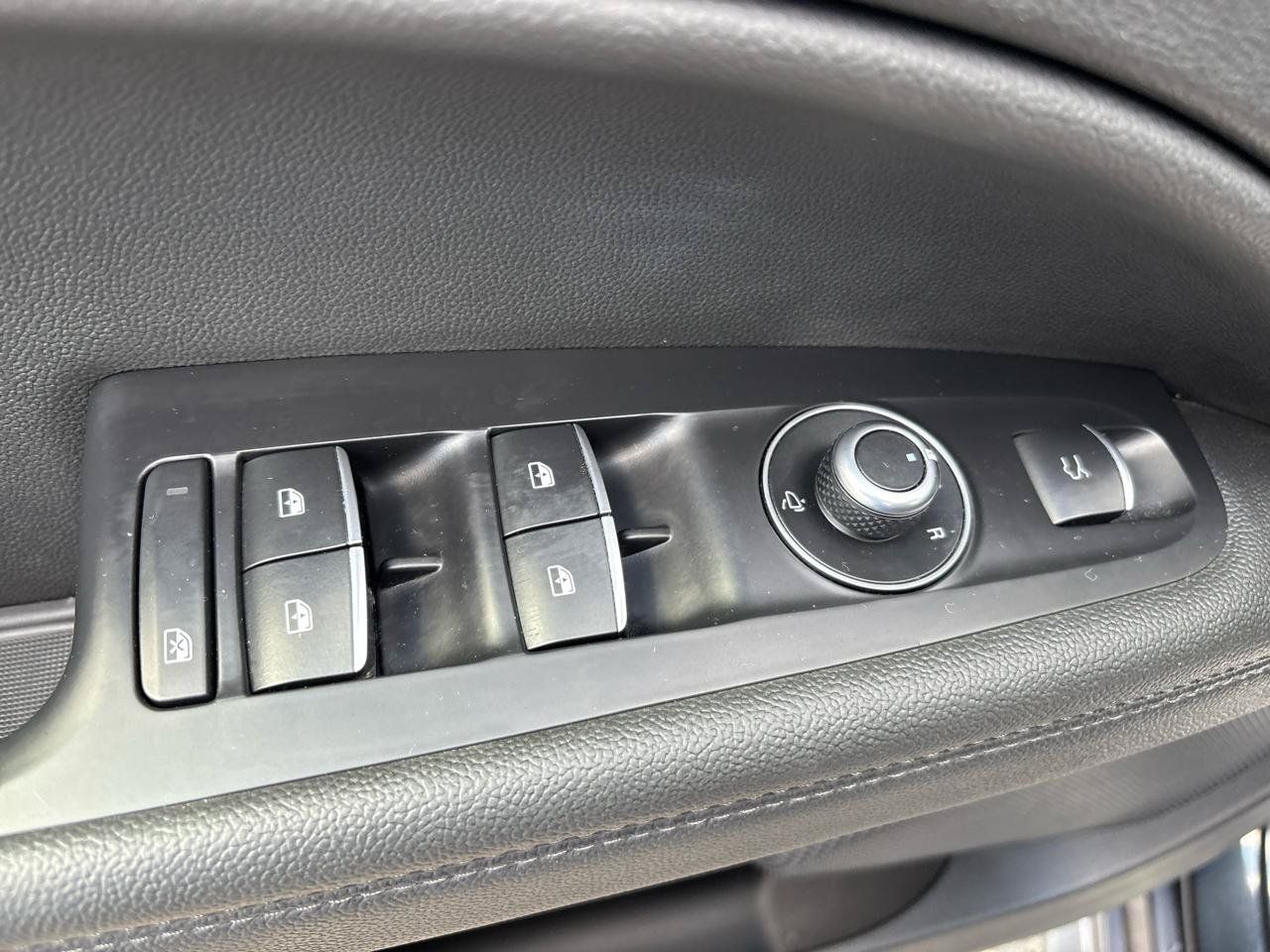 Used 2023 Alfa Romeo Stelvio Ti AWD/4WD image 15