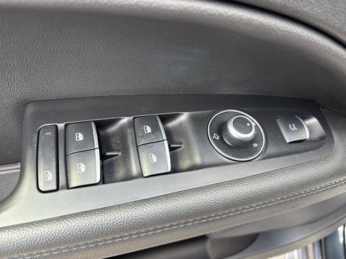 Used 2023 Alfa Romeo Stelvio Ti AWD/4WD image 15