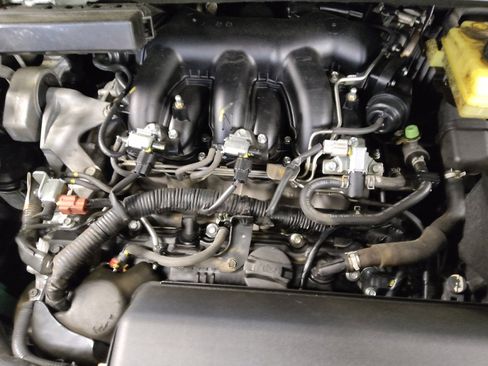 Used 2018 Nissan Pathfinder SL image 30