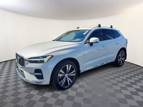 Used 2023 Volvo XC60 B5 Plus w/ Protection Package Premier image 3