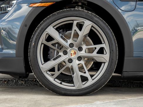 Used 2025 Porsche Taycan 4 Cross Turismo image 13