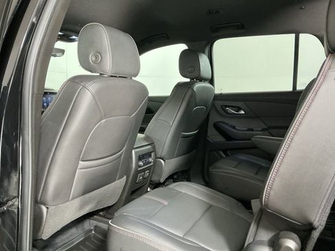 Used 2022 Chevrolet Traverse RS image 25