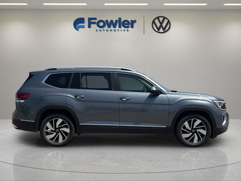 Used 2024 Volkswagen Atlas SEL AWD/4WD image 8