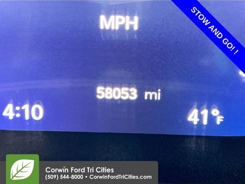 Used 2024 Chrysler Pacifica Touring-L image 2