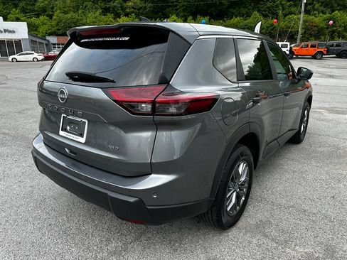 Used 2024 Nissan Rogue S AWD/4WD image 3
