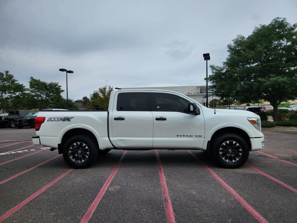 Used 2018 Nissan Titan PRO-4X w/ Pro-4x Convenience Package AWD/4WD image 6