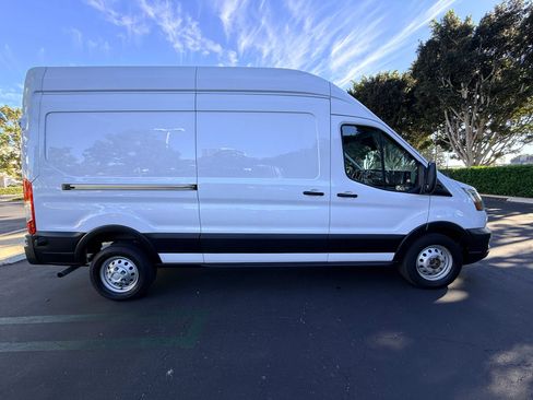 Used 2024 Ford Transit 250 148 High Roof AWD image 6